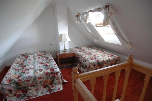 Zoldhaz Bio Panzio Hotell Gyenesdiás Rom bilde